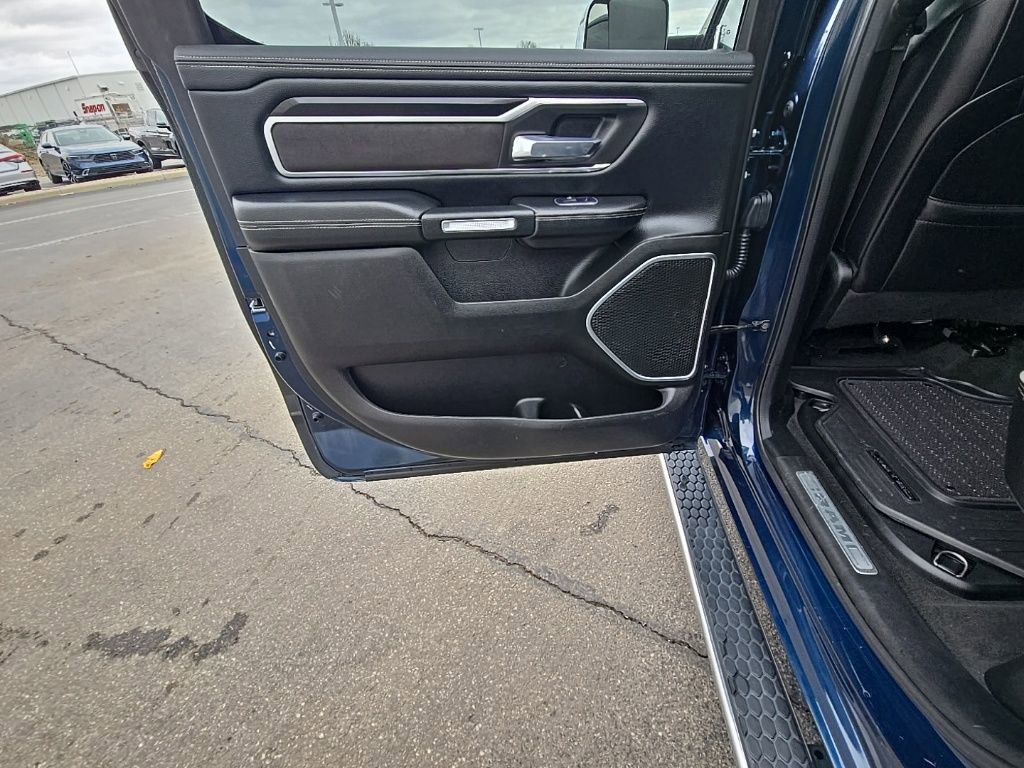 Used 2020 RAM 1500 Laramie w/ Sport Appearance Package AWD/4WD image 28