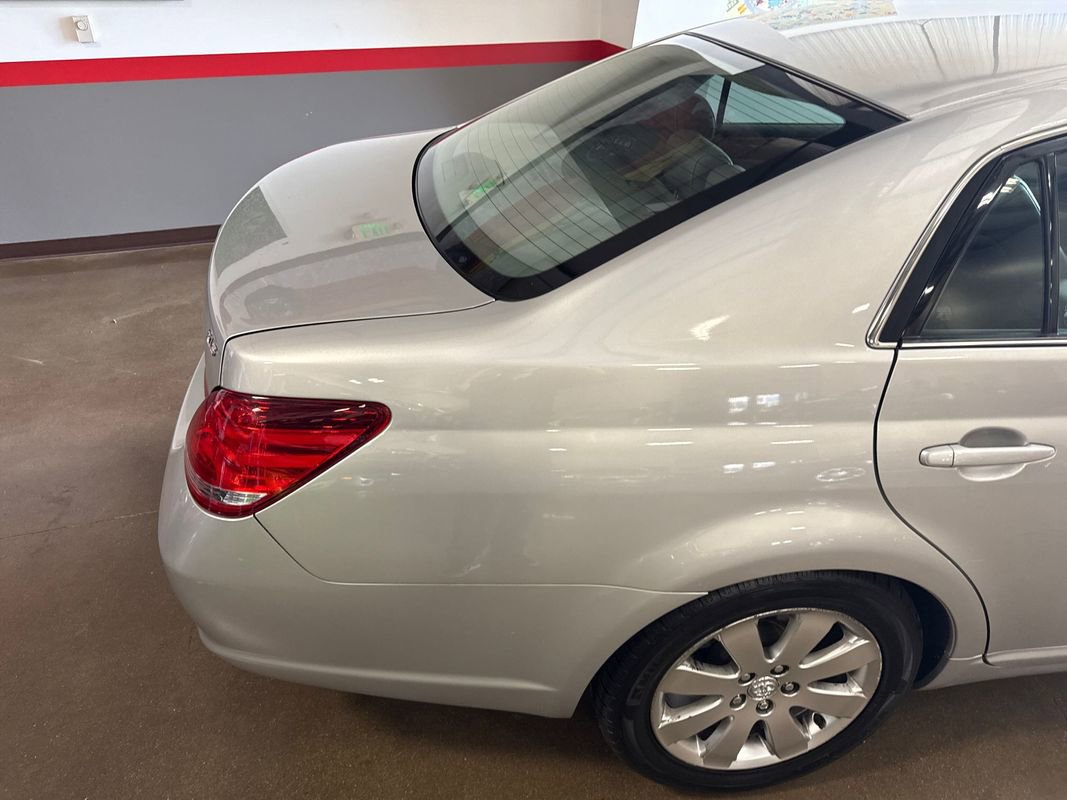 Used 2006 Toyota Avalon XLS image 54
