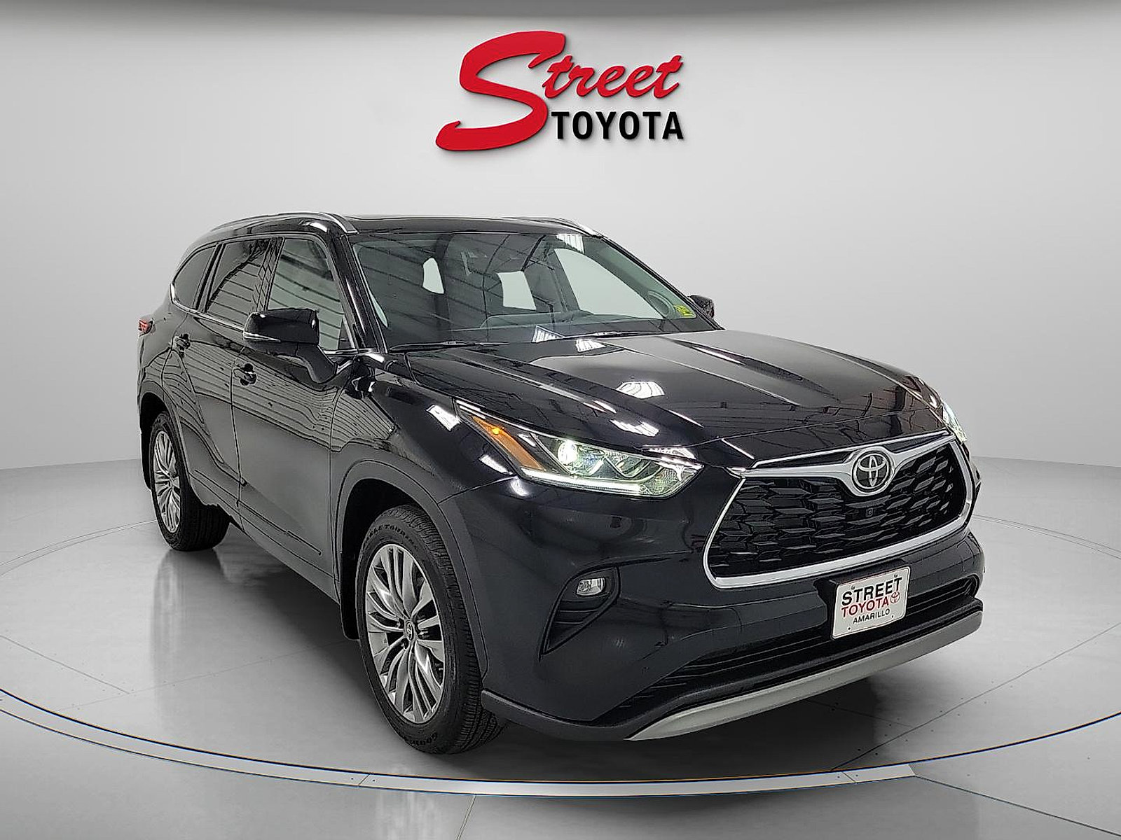 Certified 2026 Toyota Highlander Platinum AWD/4WD image 5