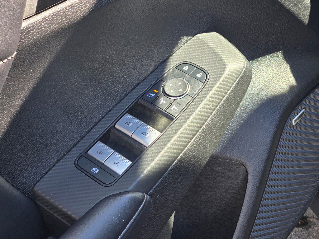 Used 2025 Mitsubishi Outlander SE image 21