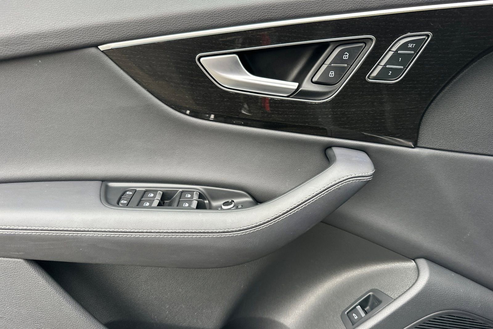 Used 2025 Audi Q7 3.0T Premium Plus image 10