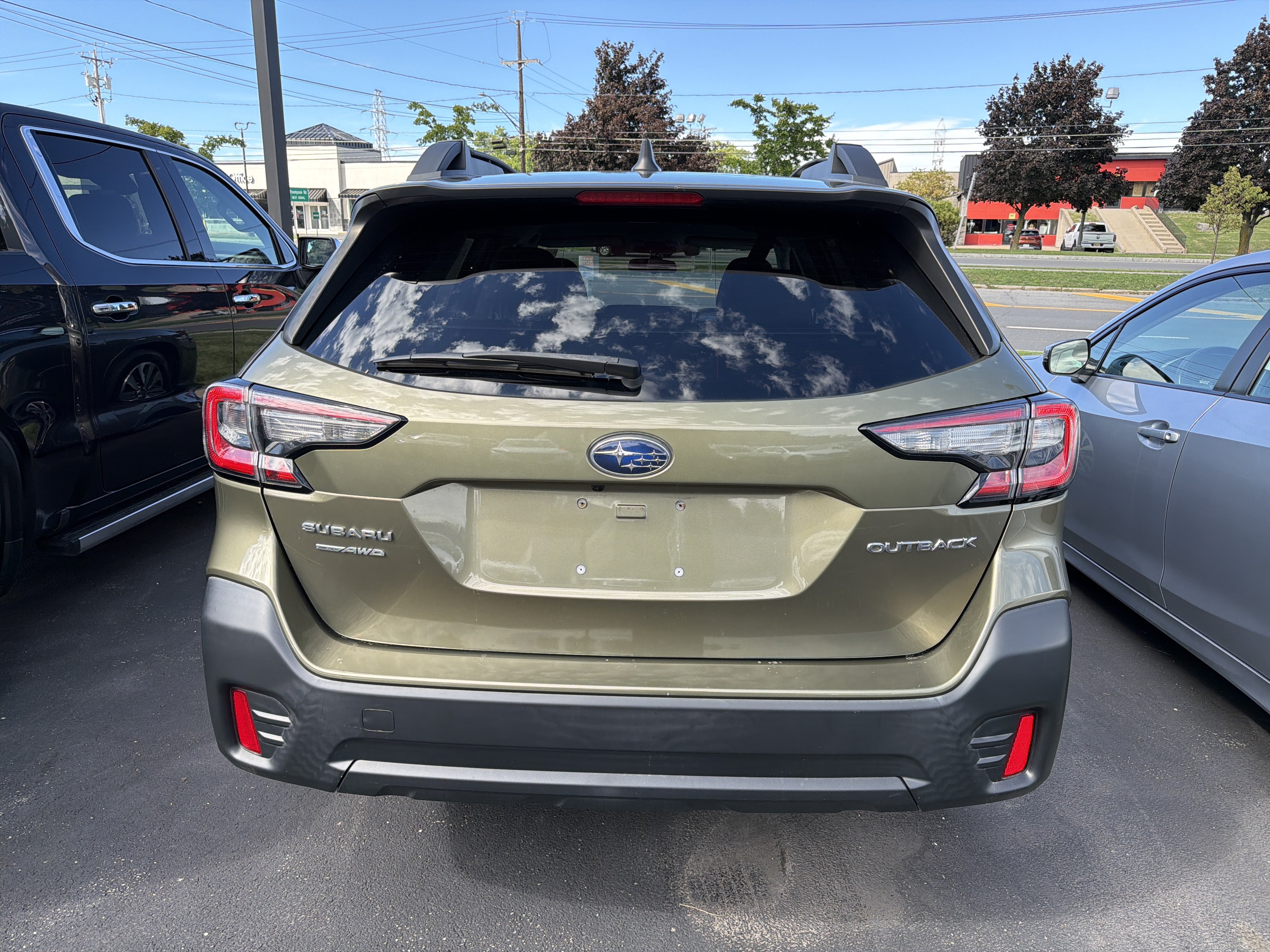 Used 2021 Subaru Outback Premium AWD/4WD image 6