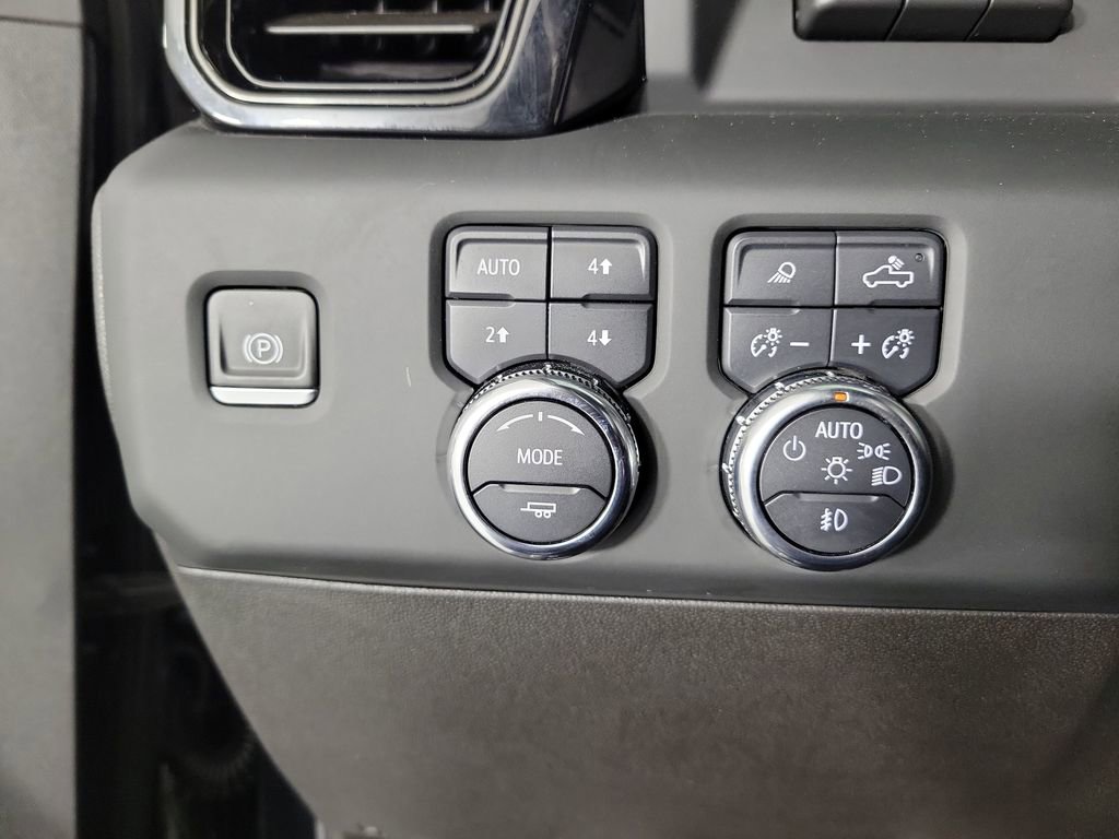 Used 2024 GMC Sierra 2500 AT4 w/ AT4 Premium Plus Package AWD/4WD image 30