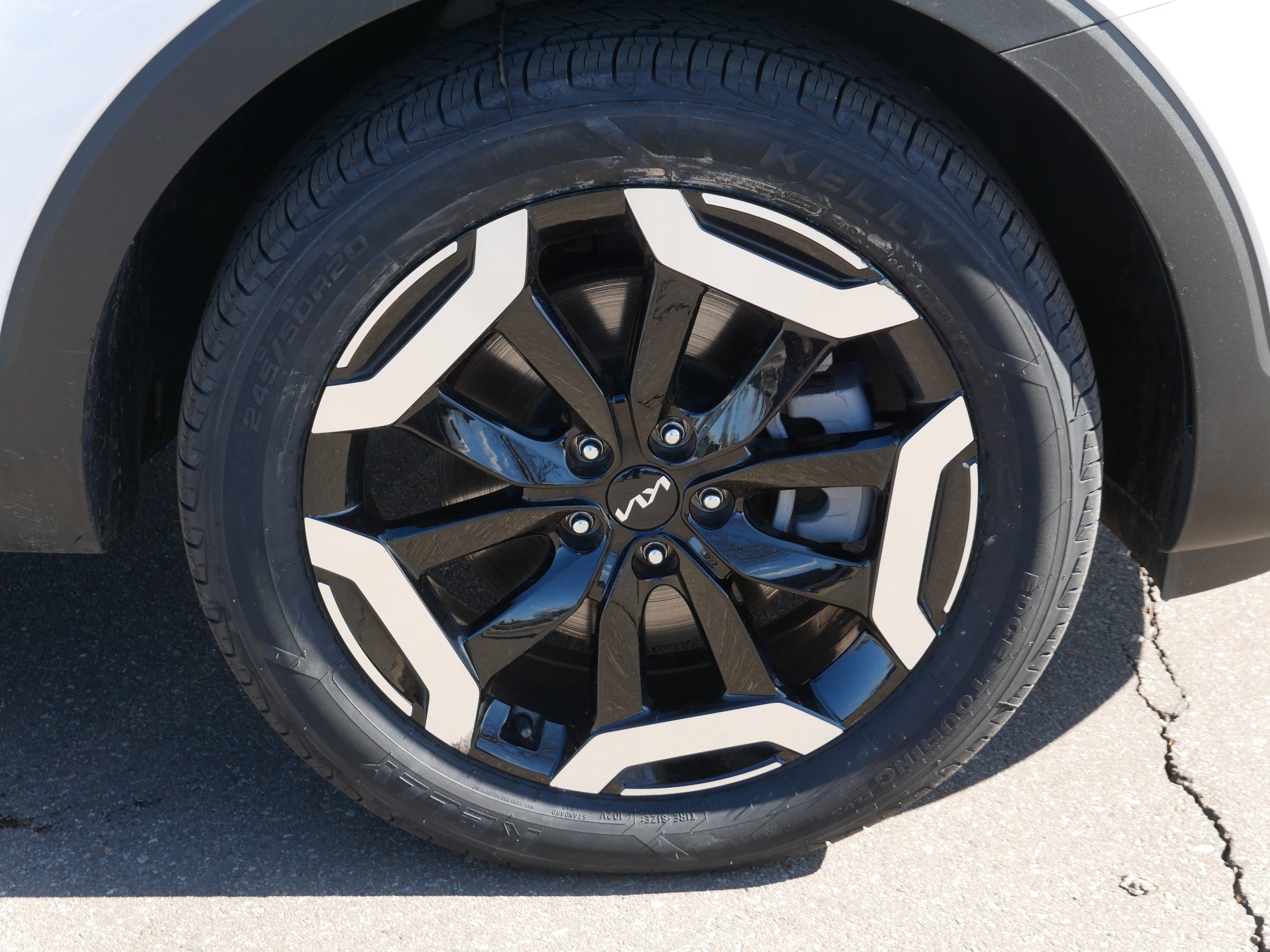 Used 2023 Kia Telluride EX w/ EX Captain's Chair Package image 15