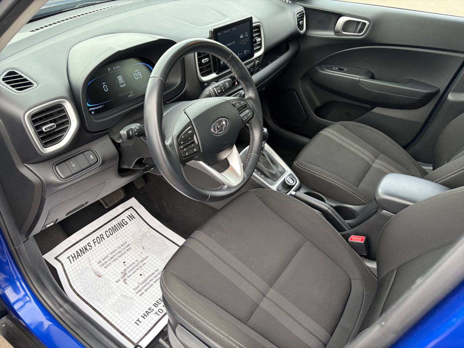 Used 2025 Hyundai Venue SEL FWD image 14