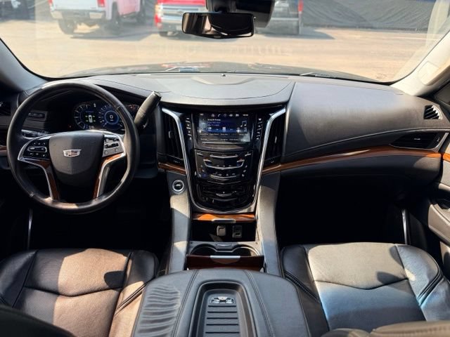 Used 2018 Cadillac Escalade ESV Premium Luxury AWD/4WD image 23