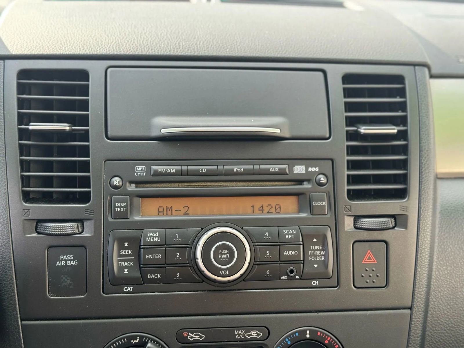 Used 2011 Nissan Versa SL w/ Premium Pkg FWD image 18