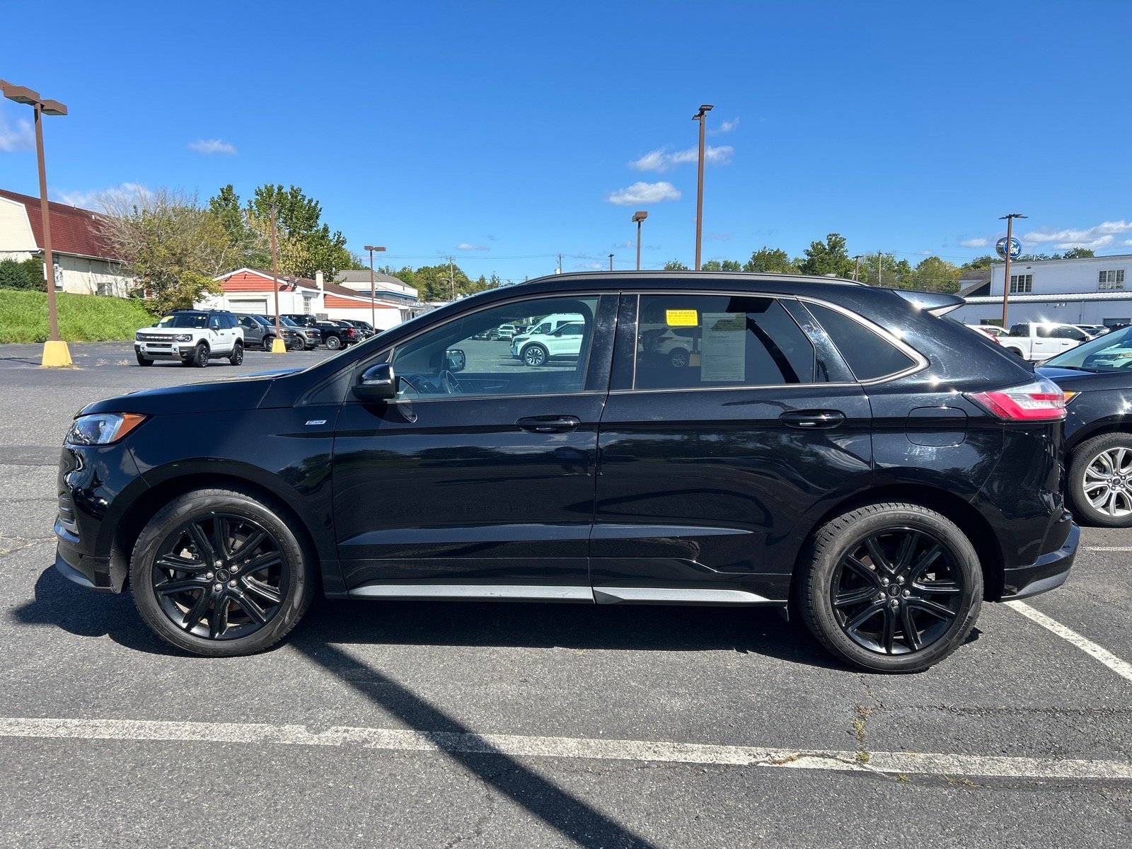 Used 2020 Ford Edge ST-Line w/ Cold Weather Package AWD/4WD image 8