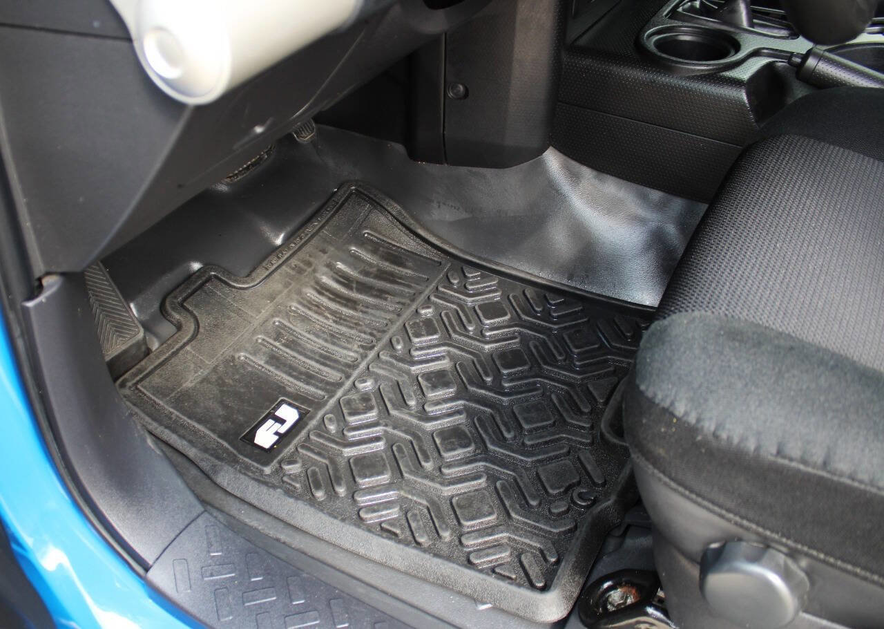 Used 2007 Toyota FJ Cruiser 4WD image 12