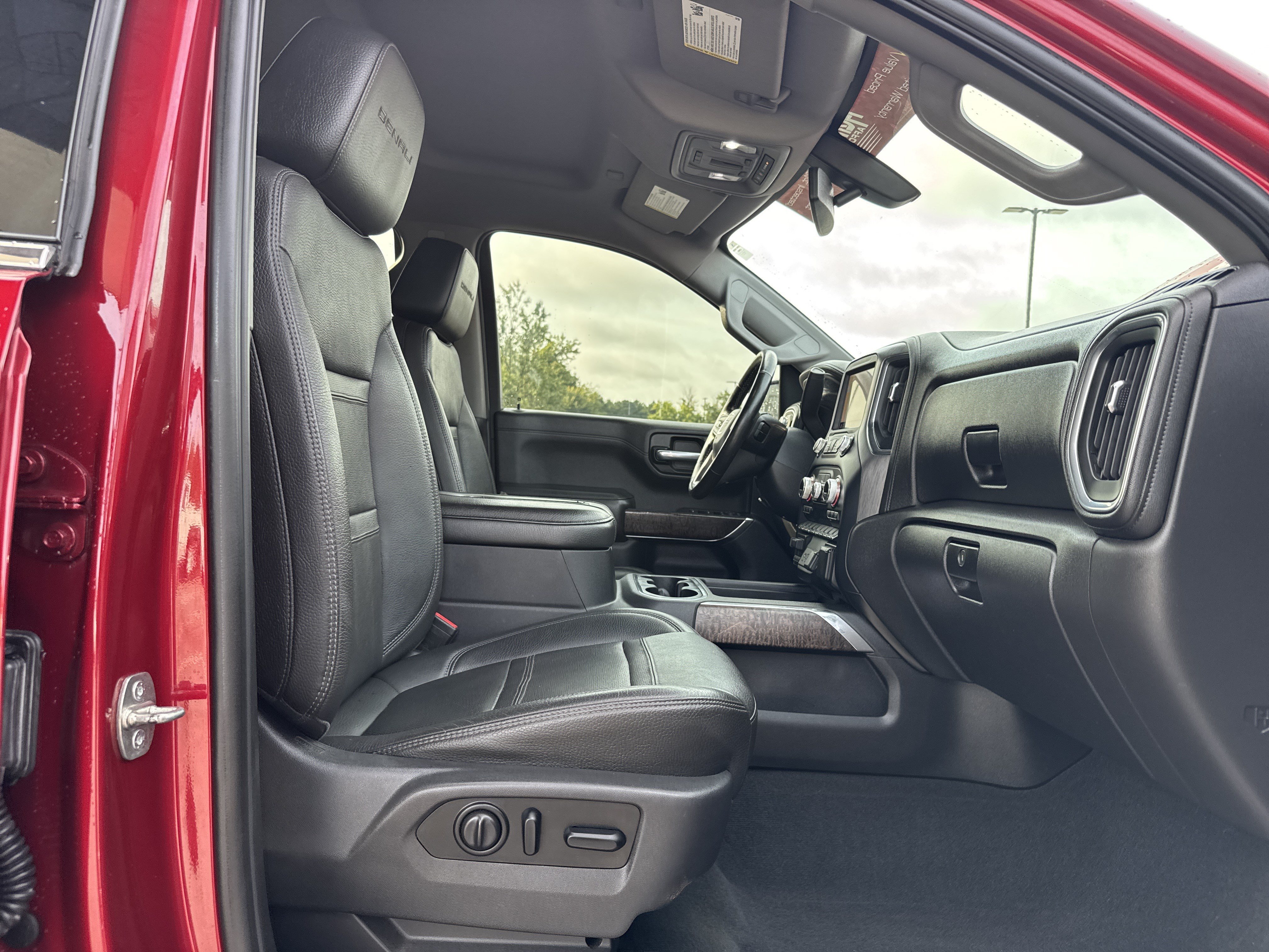 Used 2019 GMC Sierra 1500 Denali AWD/4WD image 30