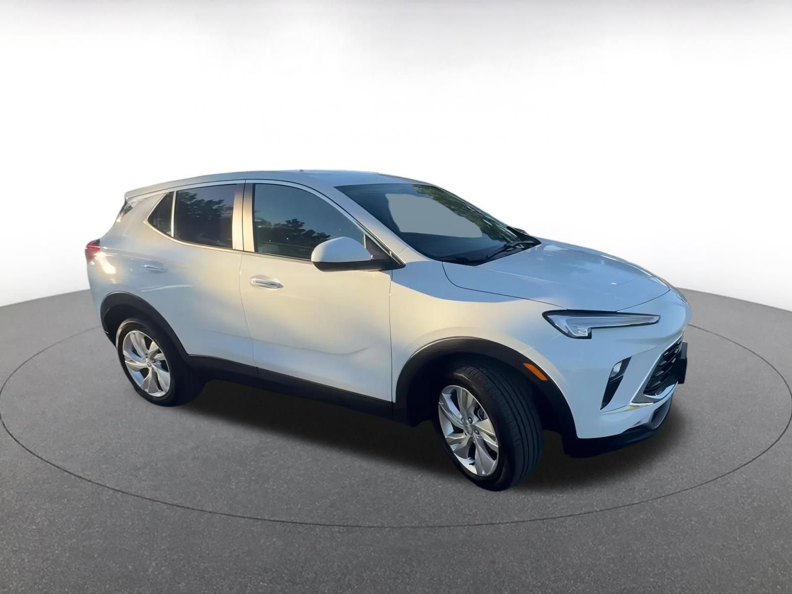 Used 2025 Buick Encore GX Preferred image 2