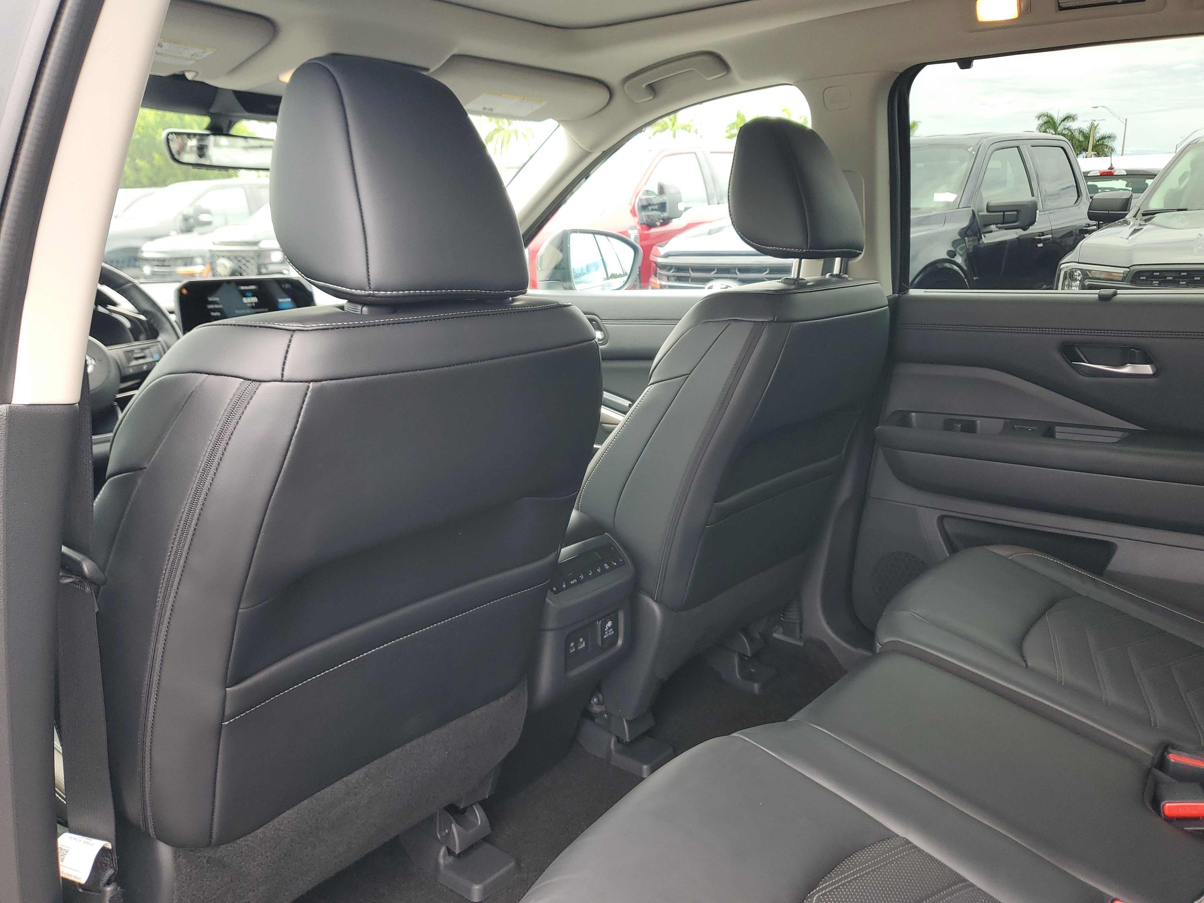 Certified 2024 Nissan Pathfinder Platinum w/ Cargo Package image 16