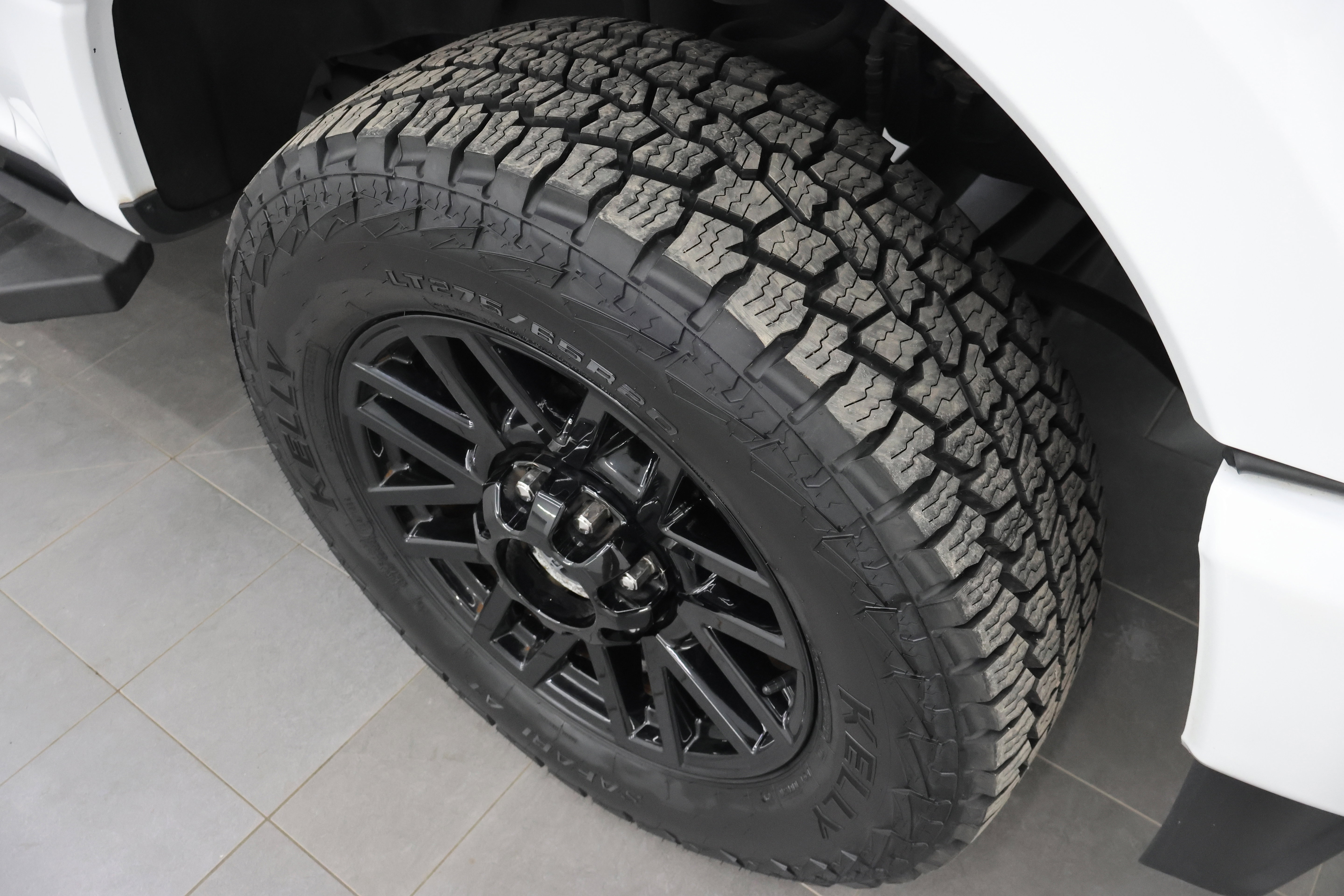 Used 2022 Ford F250 XLT w/ Black Appearance Package image 3