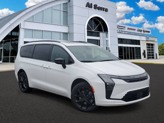 New 2027 Chrysler Pacifica Limited w/ Family Tech Group AWD/4WD image 1