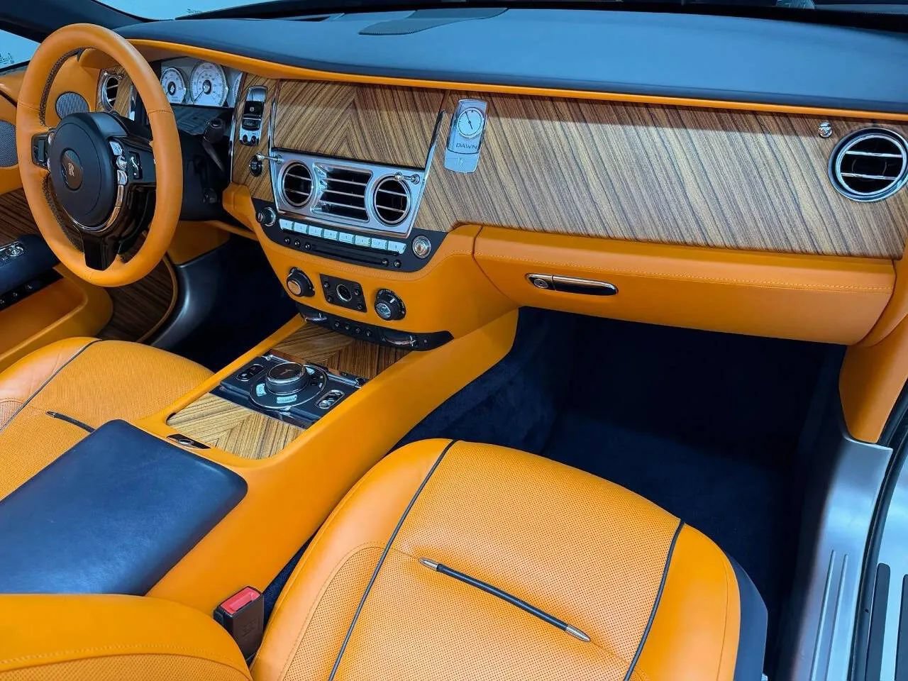 Used 2017 Rolls-Royce Dawn RWD image 9