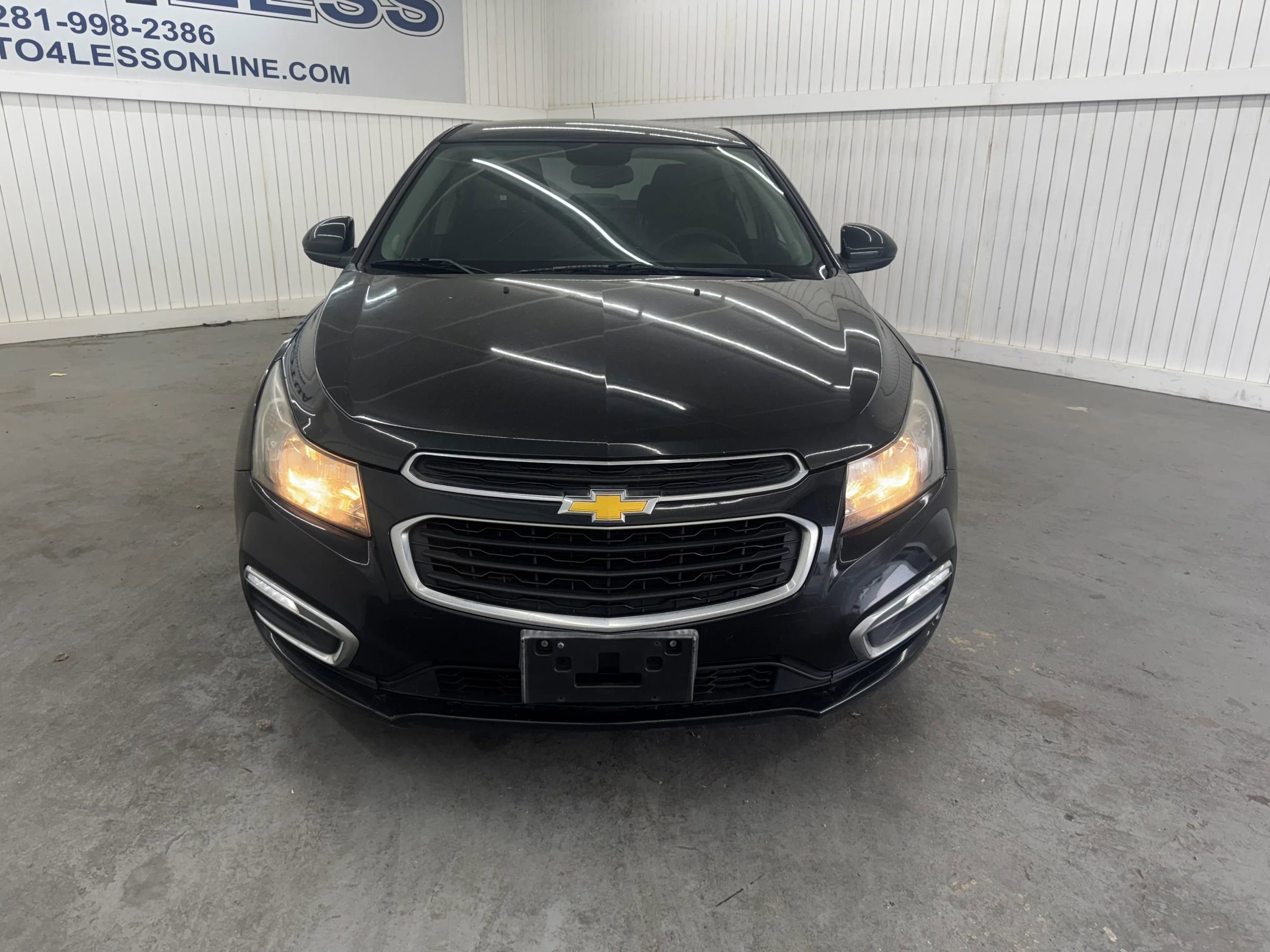 Used 2016 Chevrolet Cruze LT w/ Technology Package image 2