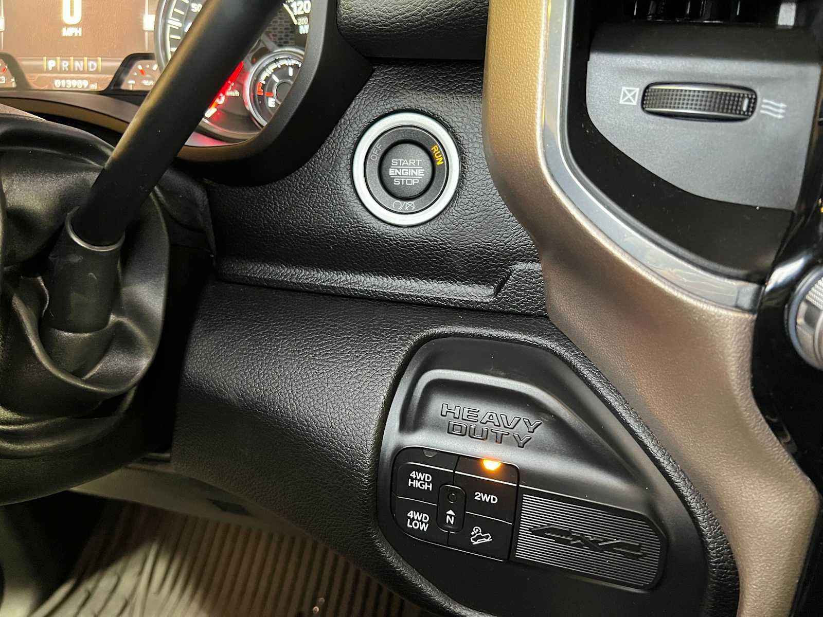 Used 2022 RAM 2500 Laramie AWD/4WD image 37