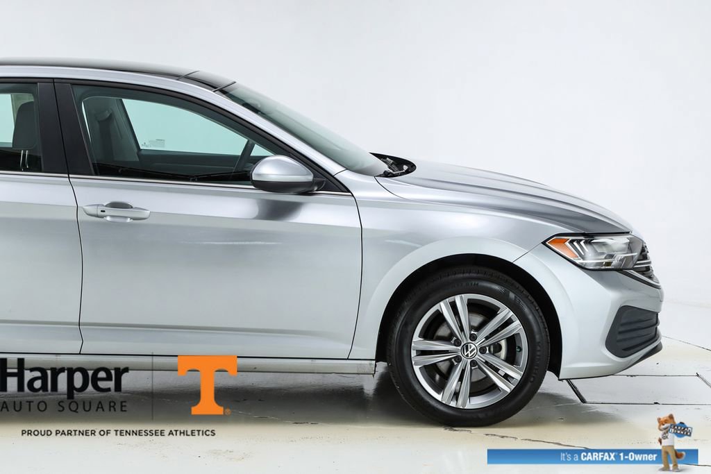 Used 2023 Volkswagen Jetta SE w/ Panoramic Sunroof Package image 49