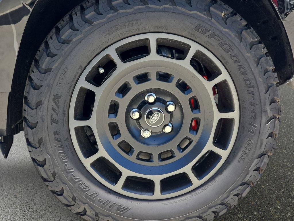 New 2026 Land Rover Defender 110 X-Dynamic SE AWD/4WD image 34