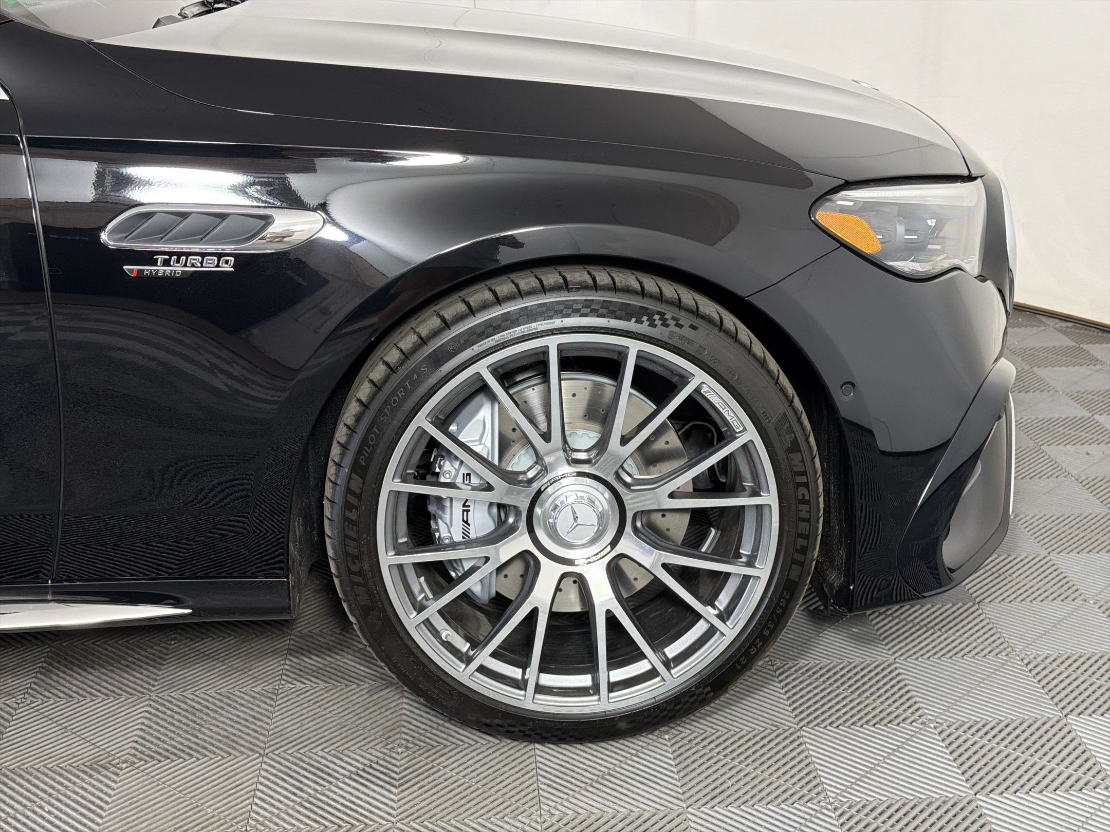 New 2026 Mercedes-Benz E 53 AMG e 4MATIC Sedan image 12