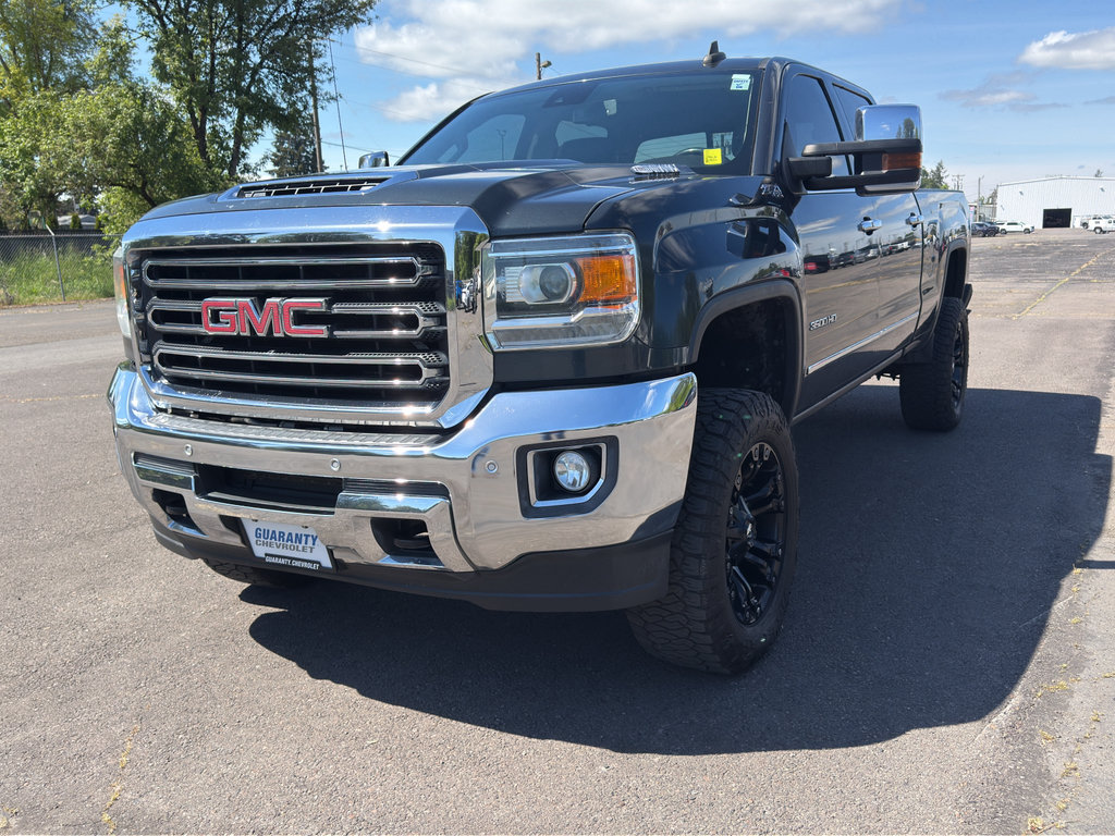 Used 2018 GMC Sierra 3500 SLT w/ Driver Alert Package AWD/4WD image 4