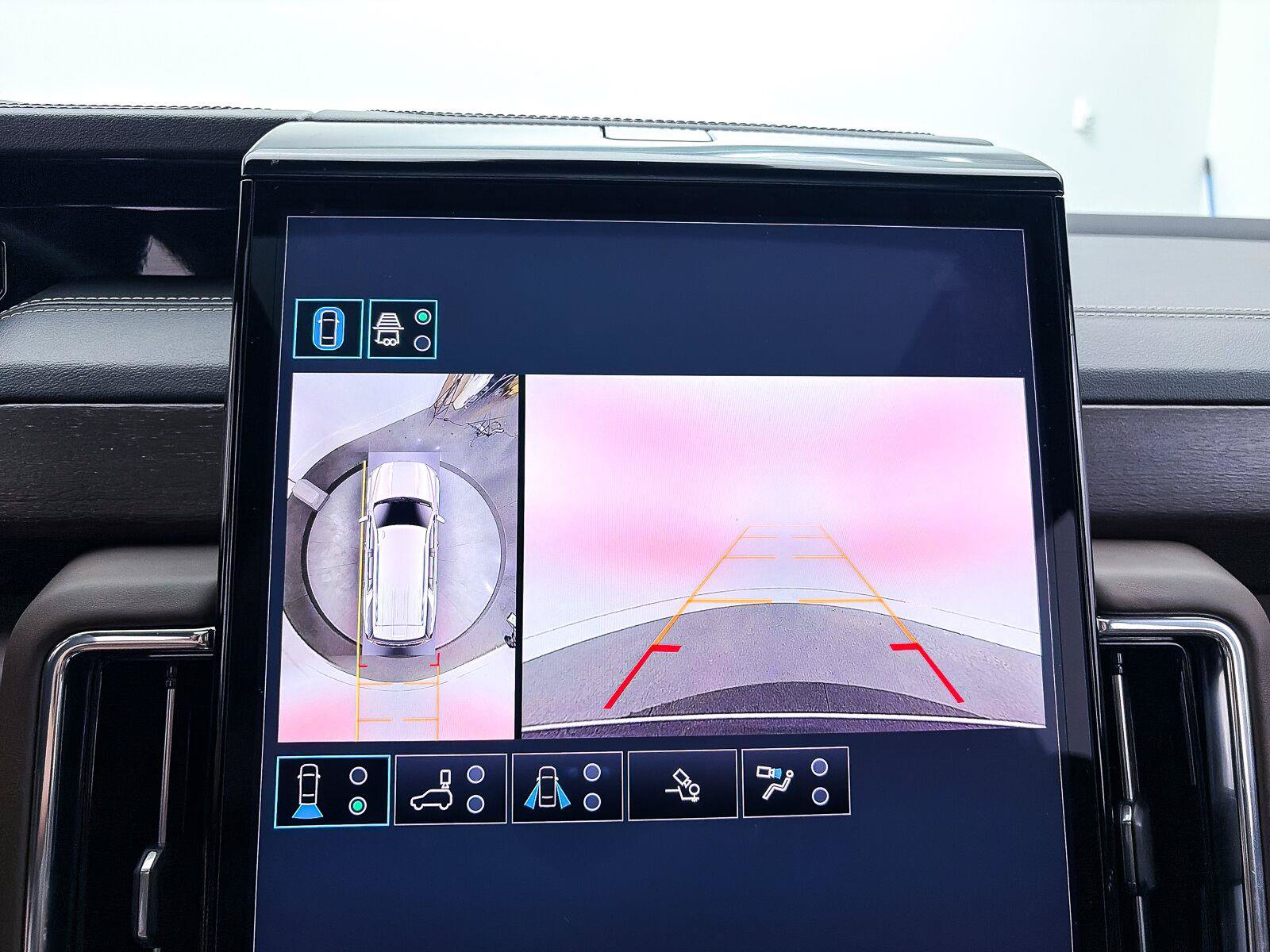 Used 2026 GMC Yukon Denali Ultimate AWD/4WD image 11