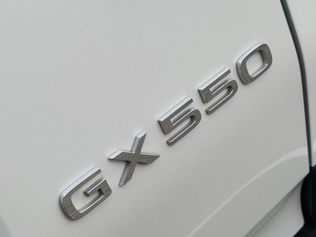 Used 2024 Lexus GX 550 w/ Accessory Package (Z1) AWD/4WD image 8