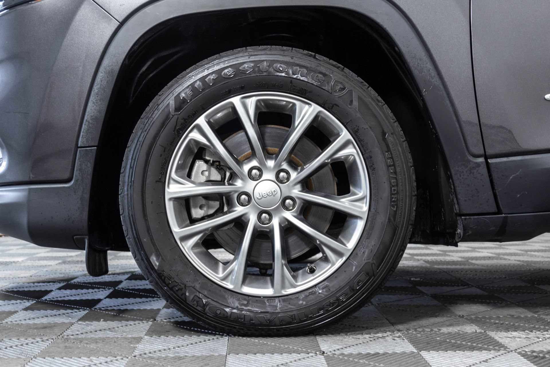 Used 2021 Jeep Cherokee Latitude Plus FWD image 44