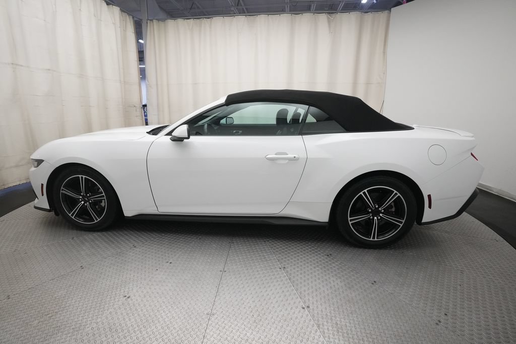 Used 2025 Ford Mustang Premium RWD image 23
