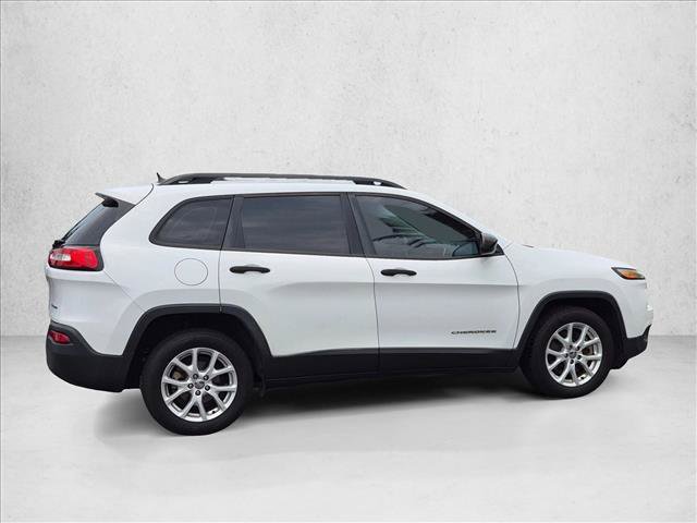 Used 2015 Jeep Cherokee Sport w/ Sport Appearance Group FWD image 4