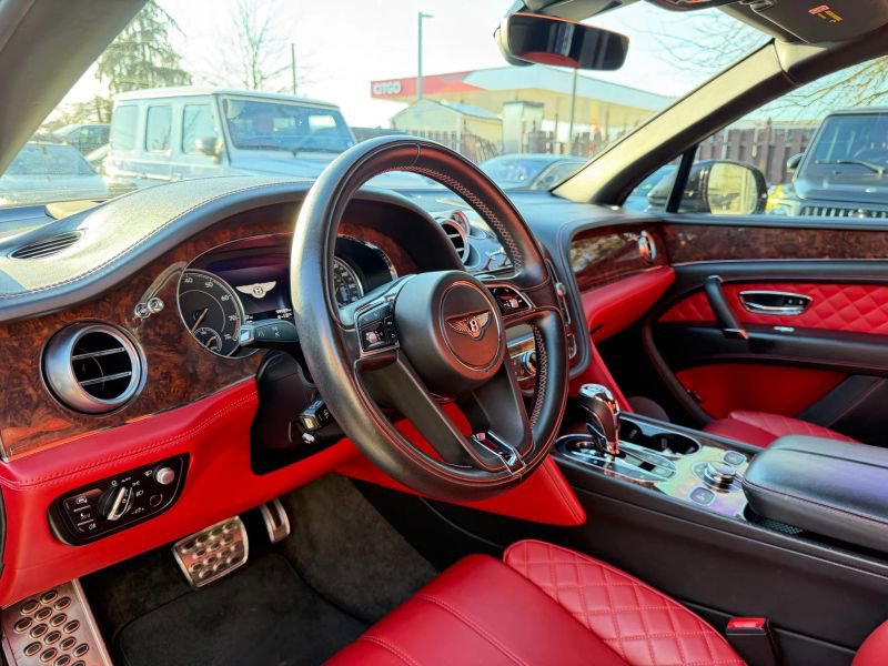 Used 2019 Bentley Bentayga image 12