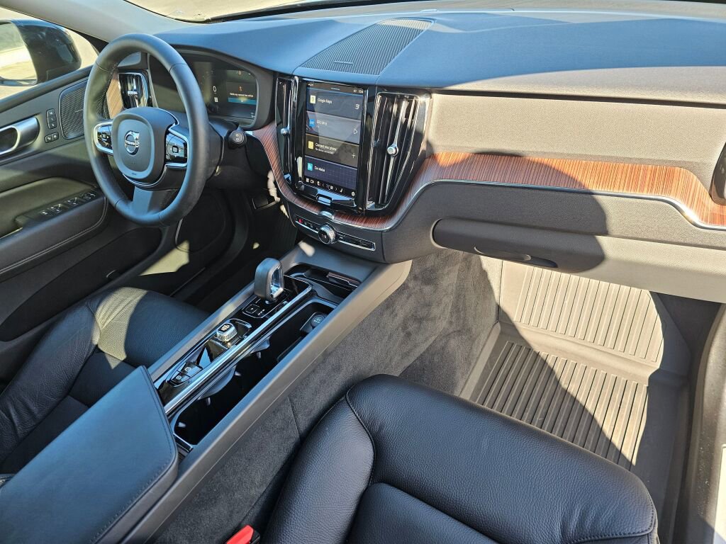 Used 2024 Volvo XC60 T8 Plus w/ Protection Package Premier image 13