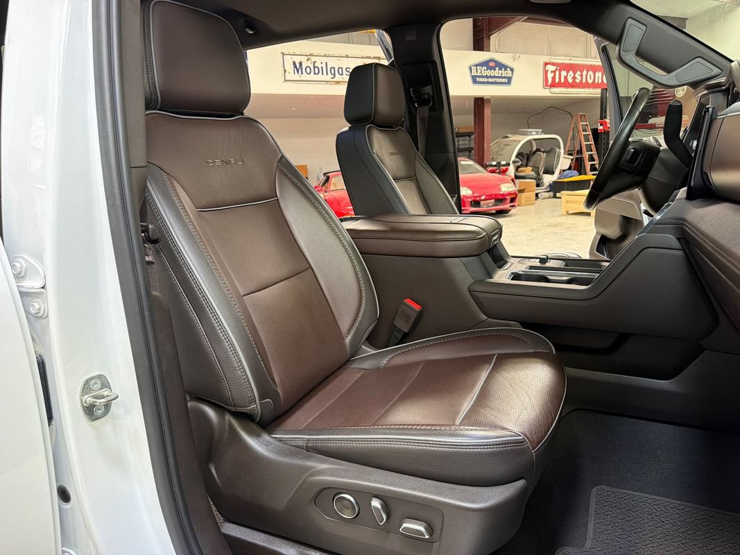 Used 2024 GMC Sierra 3500 Denali w/ Denali Reserve Package AWD/4WD image 42