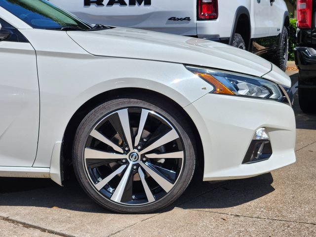 Used 2020 Nissan Altima 2.0 Platinum FWD image 9