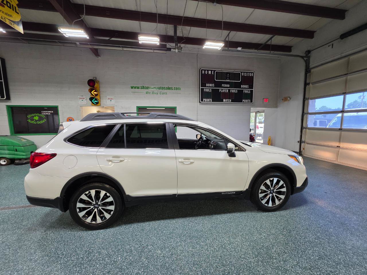 Used 2016 Subaru Outback 2.5i Limited AWD/4WD image 5