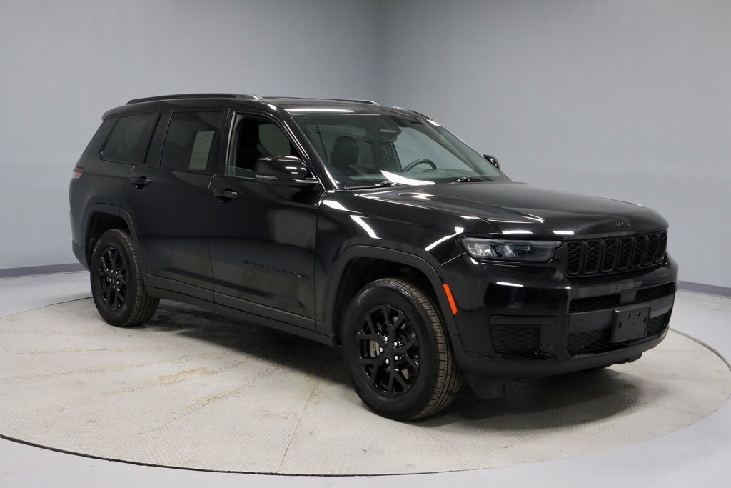 Used 2024 Jeep Grand Cherokee L Laredo image 1