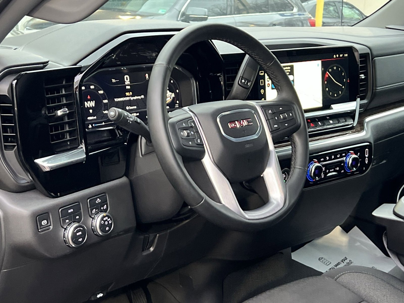 Used 2024 GMC Sierra 1500 Elevation image 15