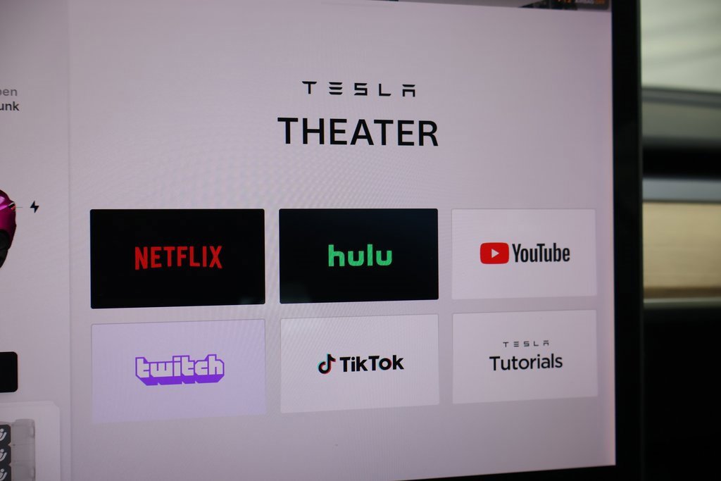 Used 2018 Tesla Model 3 Long Range image 24