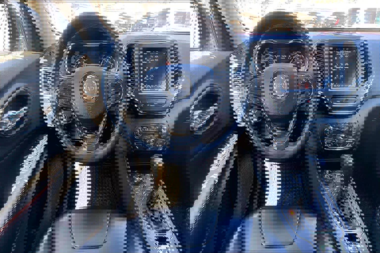 Used 2019 Jeep Cherokee Trailhawk w/ Comfort/Convenience Group image 6