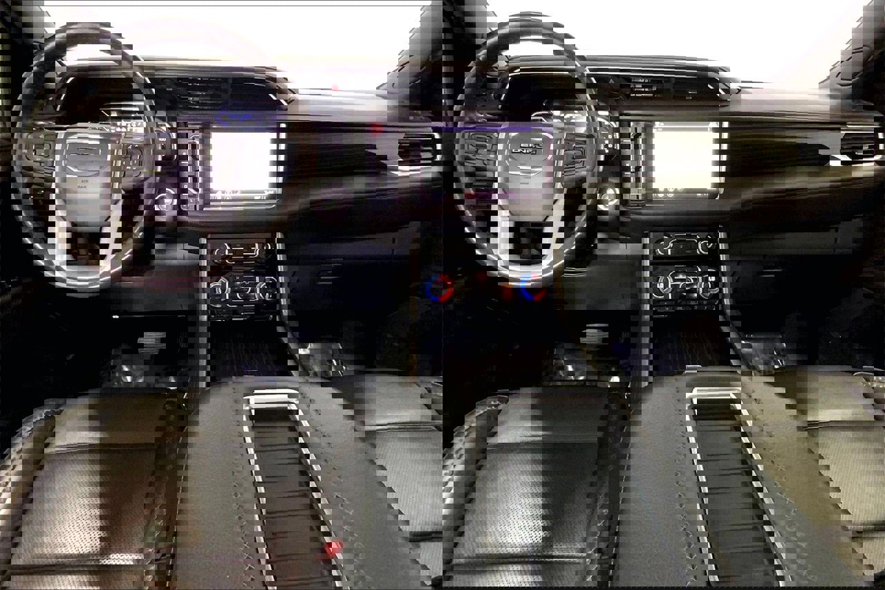 Used 2021 GMC Yukon Denali image 15