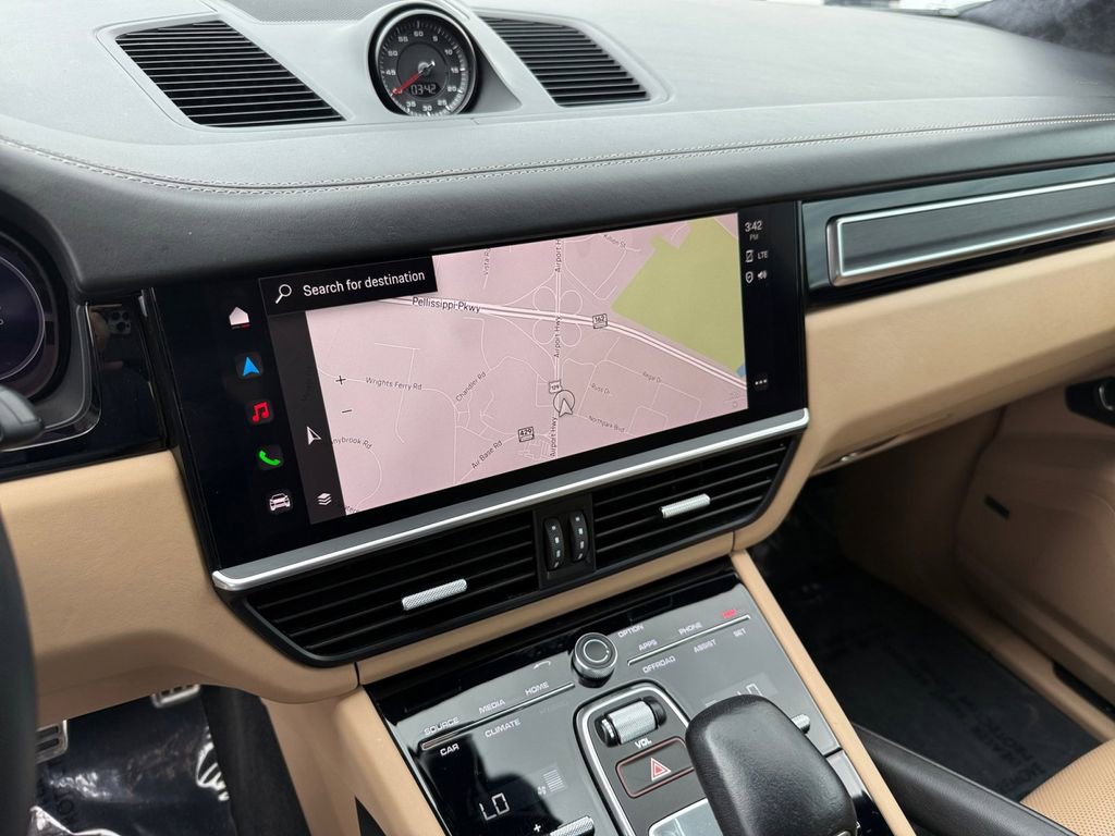 Used 2023 Porsche Cayenne GTS AWD/4WD image 19