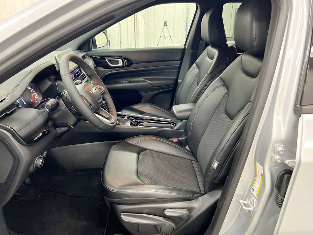 New 2026 Jeep Compass Latitude AWD/4WD image 18