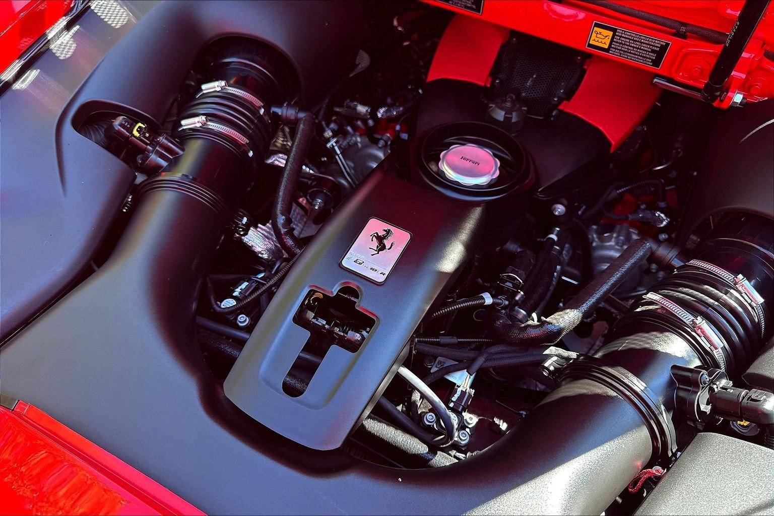 Used 2023 Ferrari F8 Spider RWD image 25