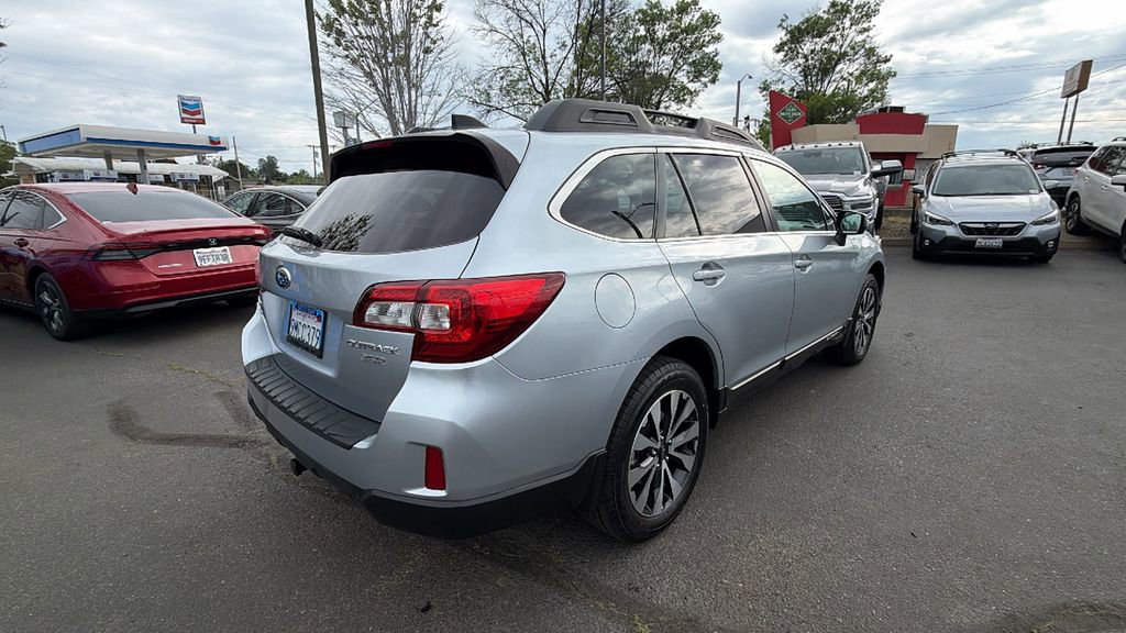 Used 2016 Subaru Outback 3.6R Limited AWD/4WD image 4