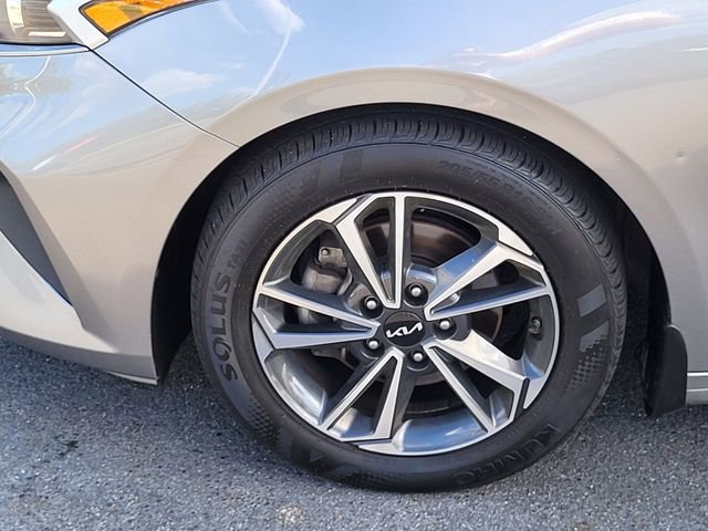 Used 2023 Kia Forte LXS image 8