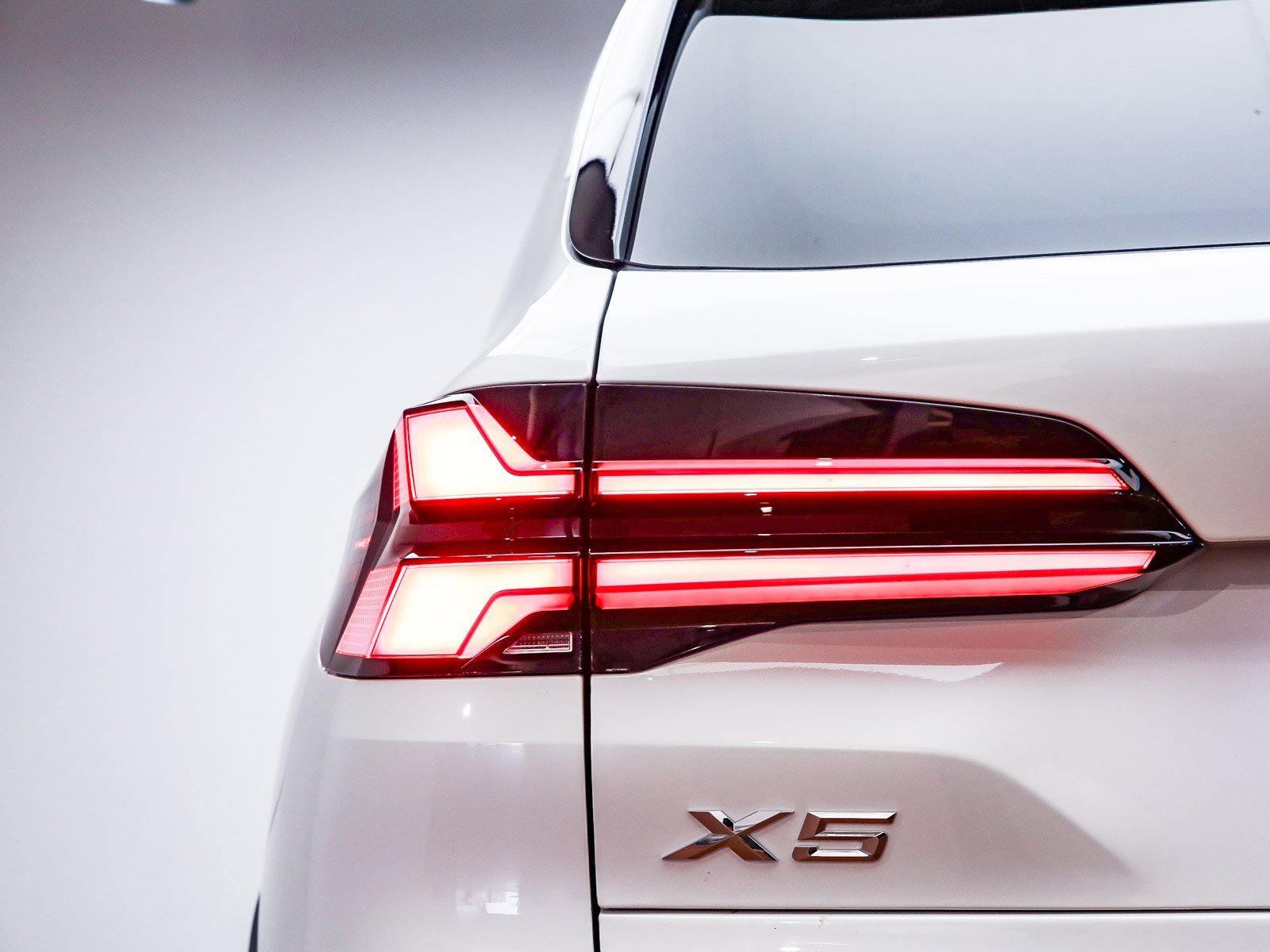 New 2026 BMW X5 sDrive40i w/ Premium Package image 10