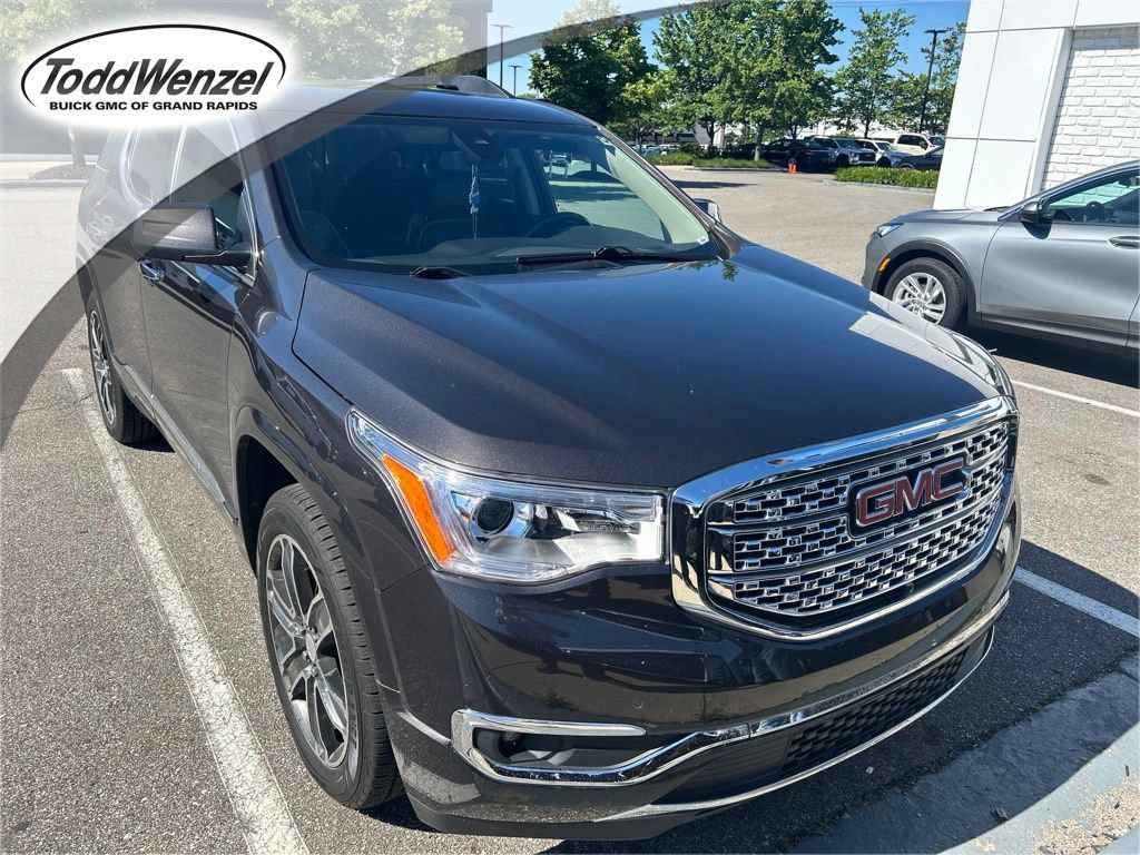 Used 2018 GMC Acadia Denali w/ Technology Package AWD/4WD image 1