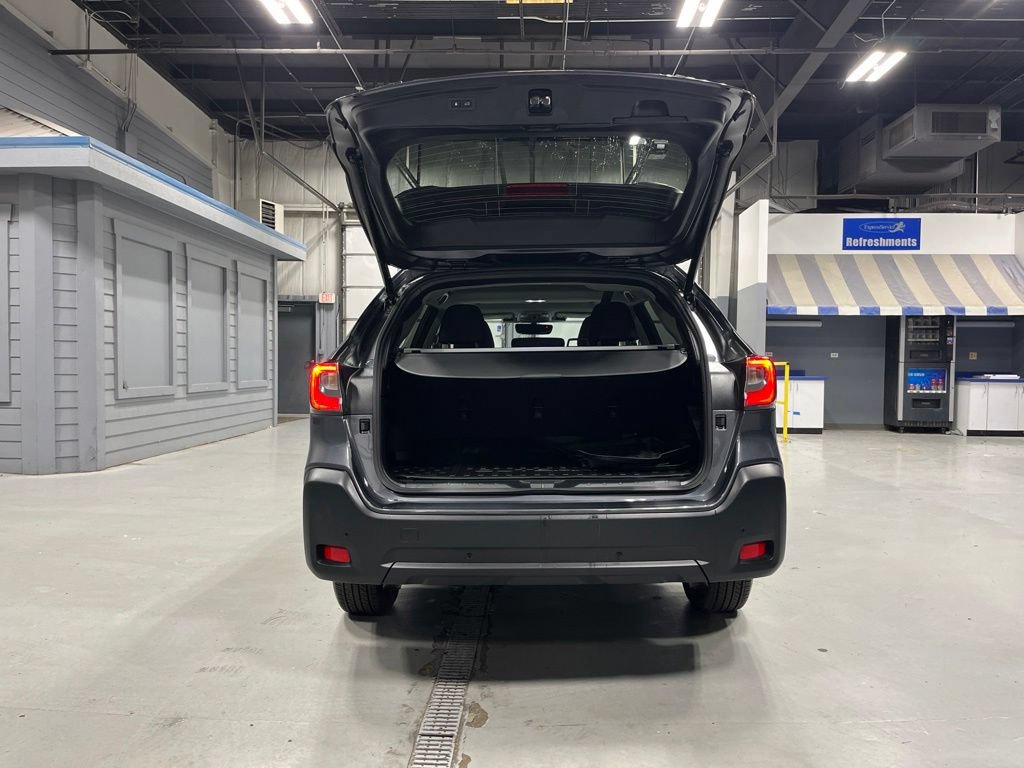 Certified 2025 Subaru Outback Onyx Edition XT AWD/4WD image 11