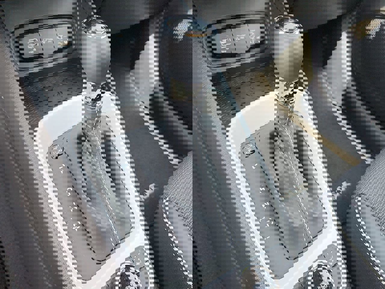 Certified 2026 Hyundai Venue SEL FWD image 15