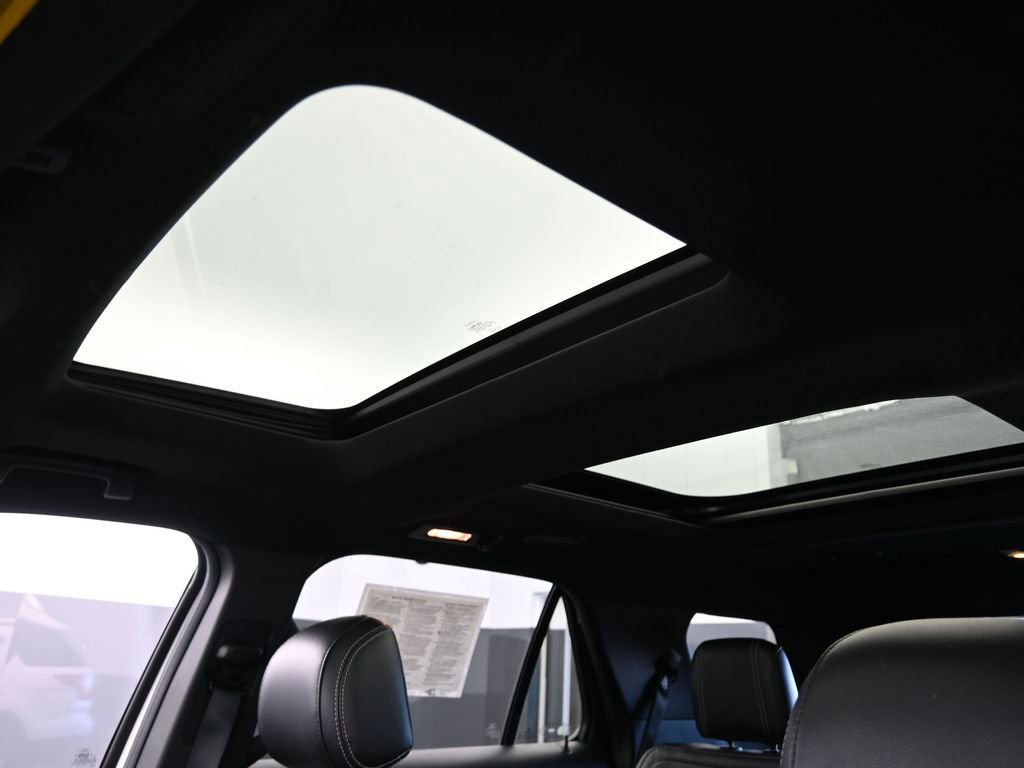 Used 2017 Ford Explorer Limited w/ Equipment Group 301A image 21